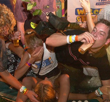 ¿Para qué toman alcohol los adolescentes?